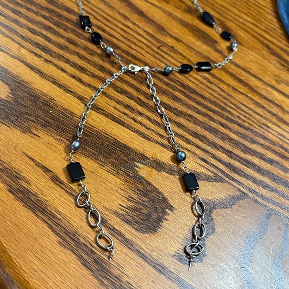 BLACK AND BLUE NECKLACE WITH SILVER CHAIN. ADJUSTABLE - Picture 2 of 4